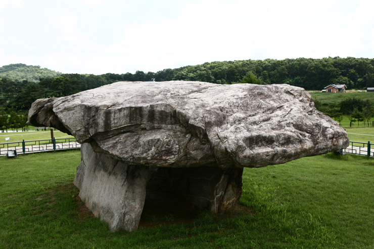 Ganghwa Dolmen Sites / 강화 고인돌 유적